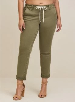 TORRID Pull-On Boyfriend Straight Stretch Twill Mid-Rise Pant (Tall)