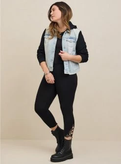 TORRID Crop Signature Waist Lace Applique Pocket Legging